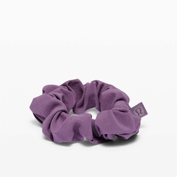 Lululemon Uplifting Scrunchie - Picture 1 of 3